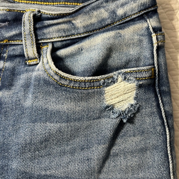 Flying monkey women’s size 26 high waisted, distressed jeans with frayed hem - Picture 4 of 10